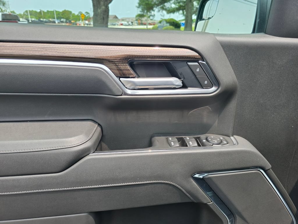 Used 2026 Chevrolet Silverado 1500 RST w/ RST Select Package RWD image 9