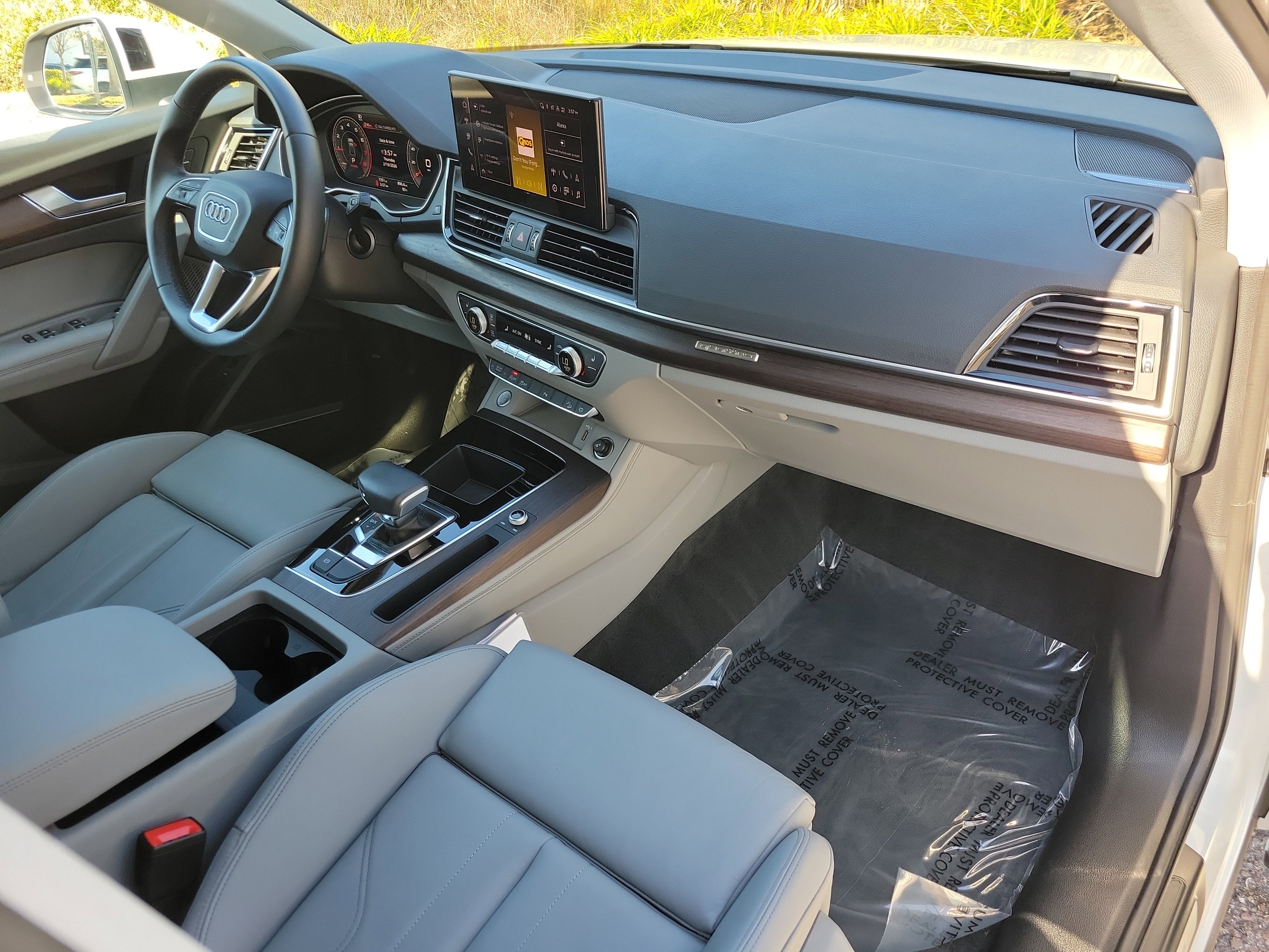 Certified 2025 Audi Q5 2.0T Premium Plus image 11