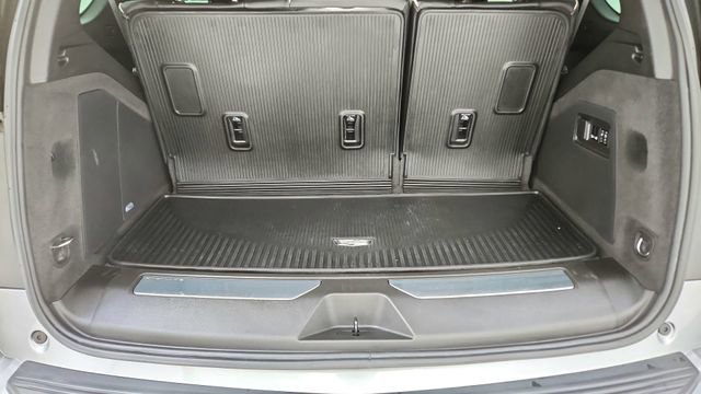 Used 2023 Cadillac Escalade Premium Luxury w/ Performance Package image 15