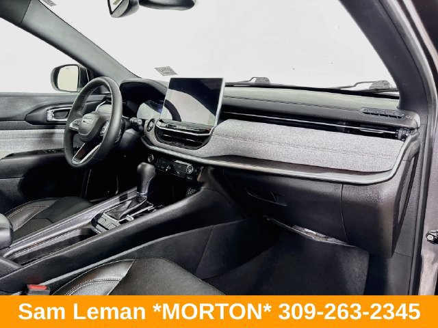 Used 2023 Jeep Compass Latitude w/ Sun and Sound Group AWD/4WD image 29