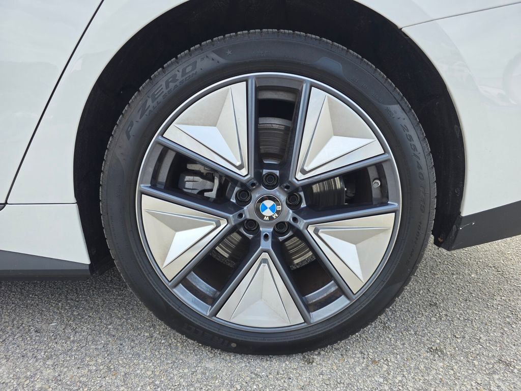 Used 2025 BMW i4 eDrive40 w/ Premium Package image 15