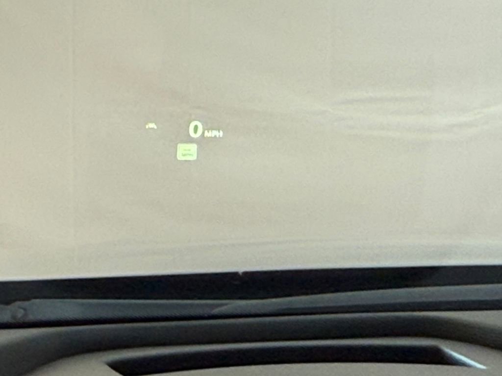 Used 2022 Buick Envision Avenir w/ Technology Package II image 12