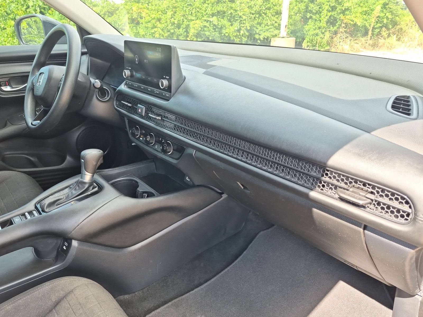 Used 2024 Honda HR-V LX image 30