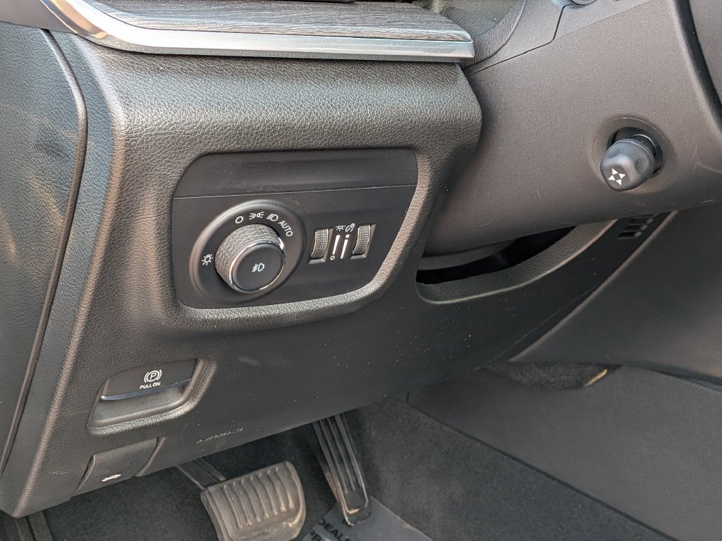 Certified 2023 Jeep Grand Cherokee Overland AWD/4WD image 14