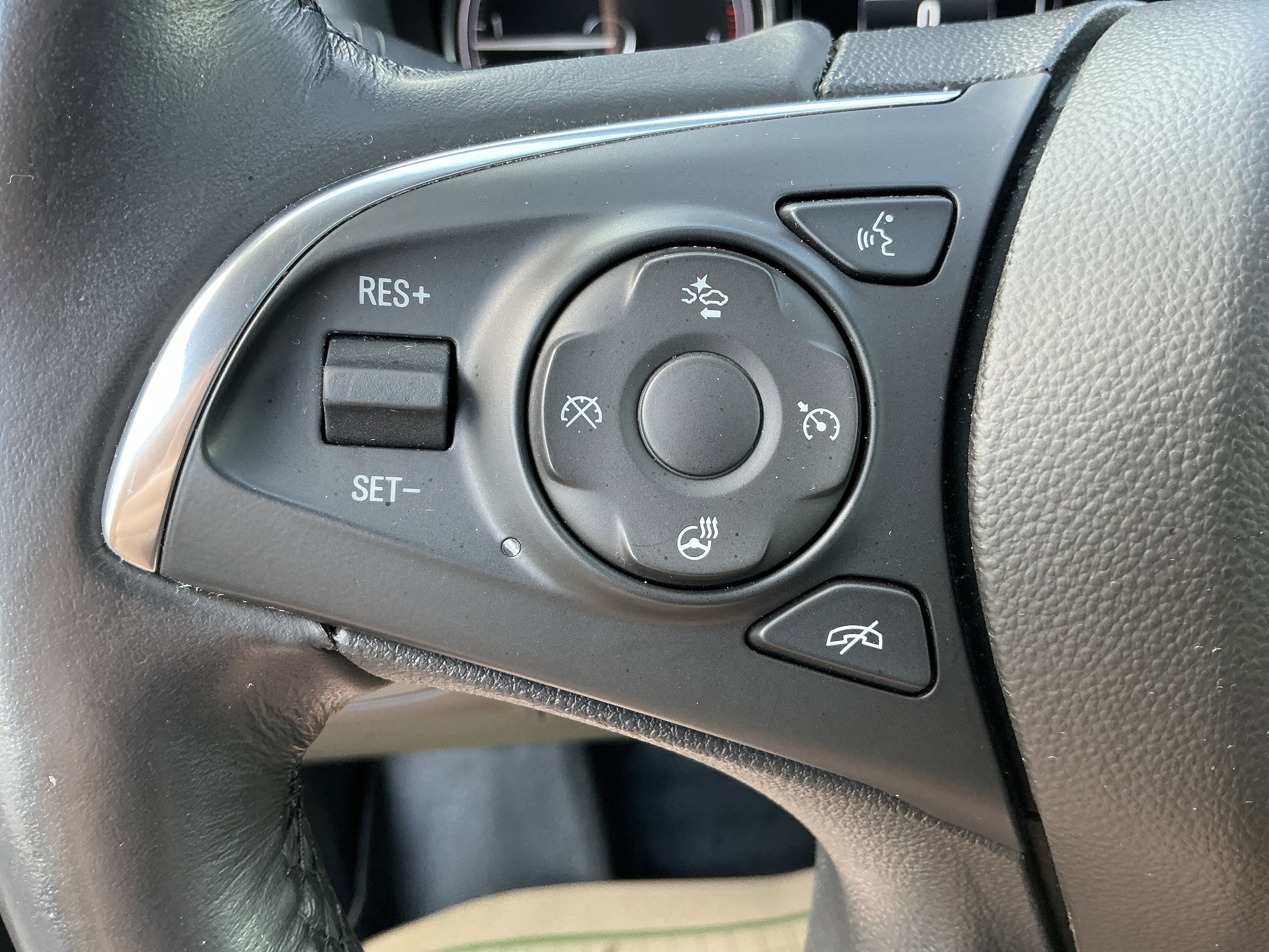 Used 2018 Buick Enclave Premium w/ Experience Buick Package image 17