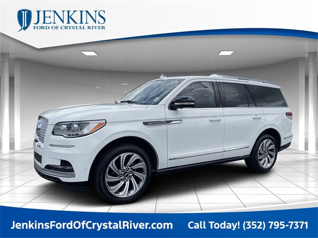 Used 2022 Lincoln Navigator Reserve image 1