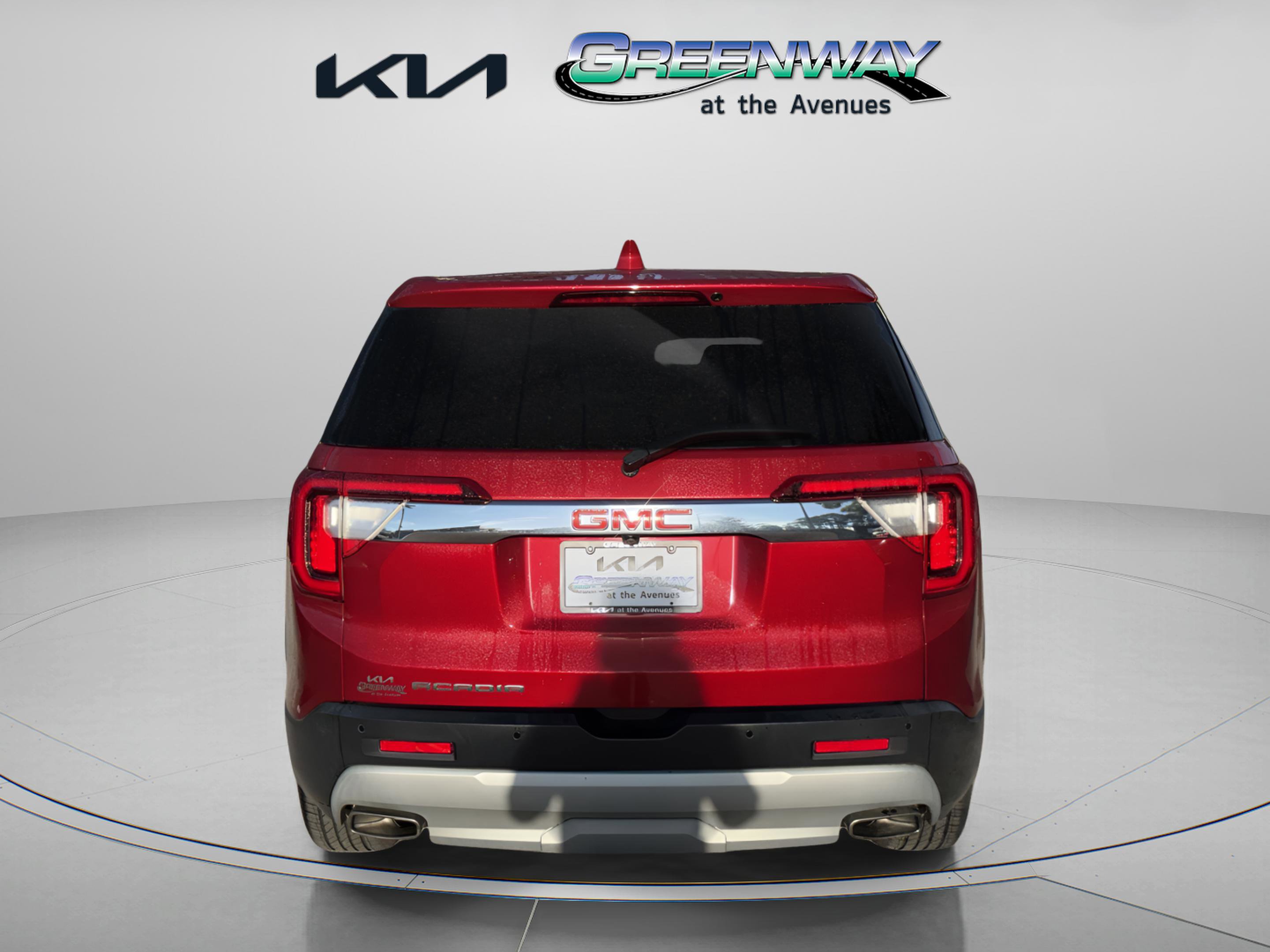 Used 2023 GMC Acadia SLE image 3