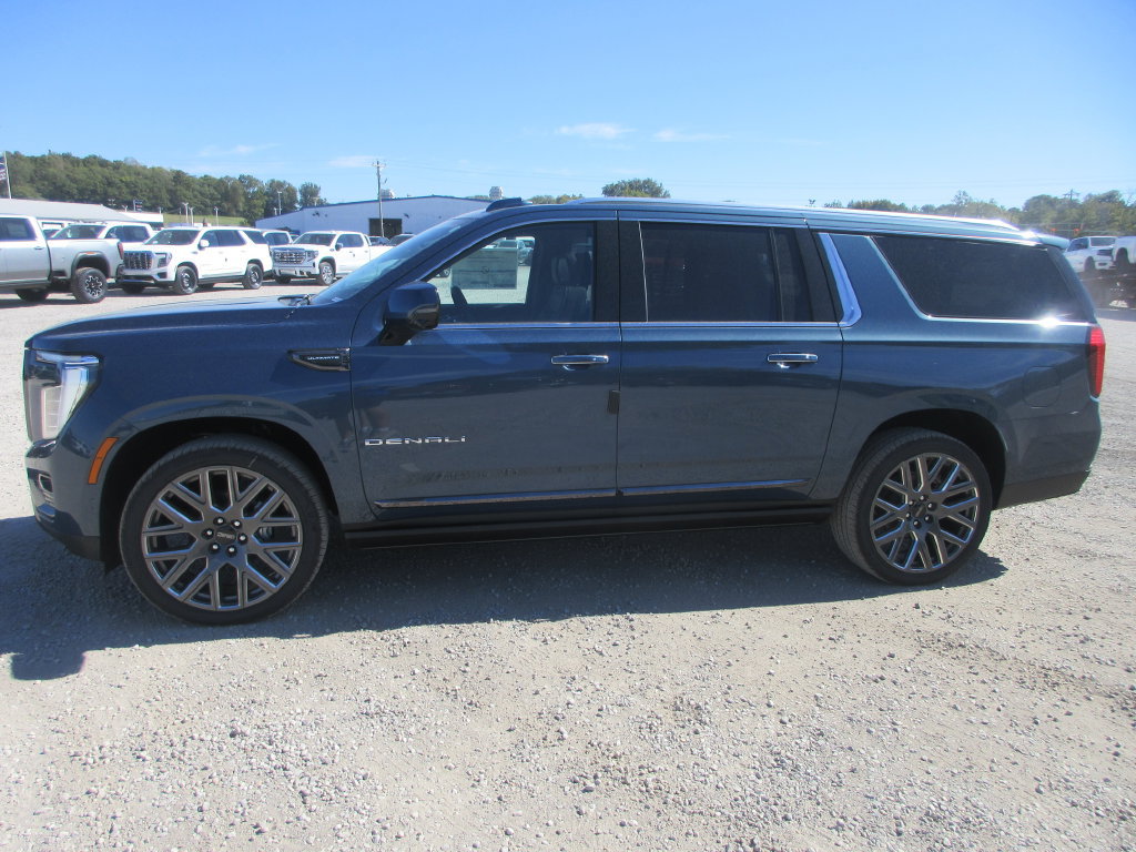 New 2026 GMC Yukon XL Denali Ultimate AWD/4WD image 7