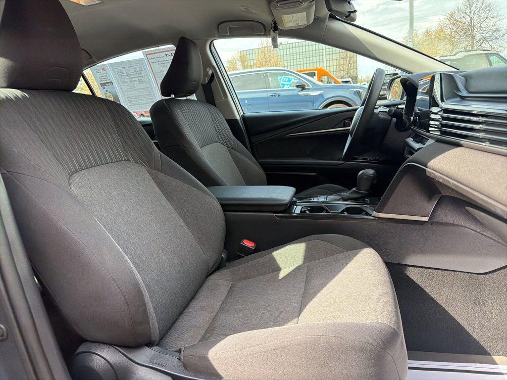Used 2025 Toyota Camry LE FWD image 11