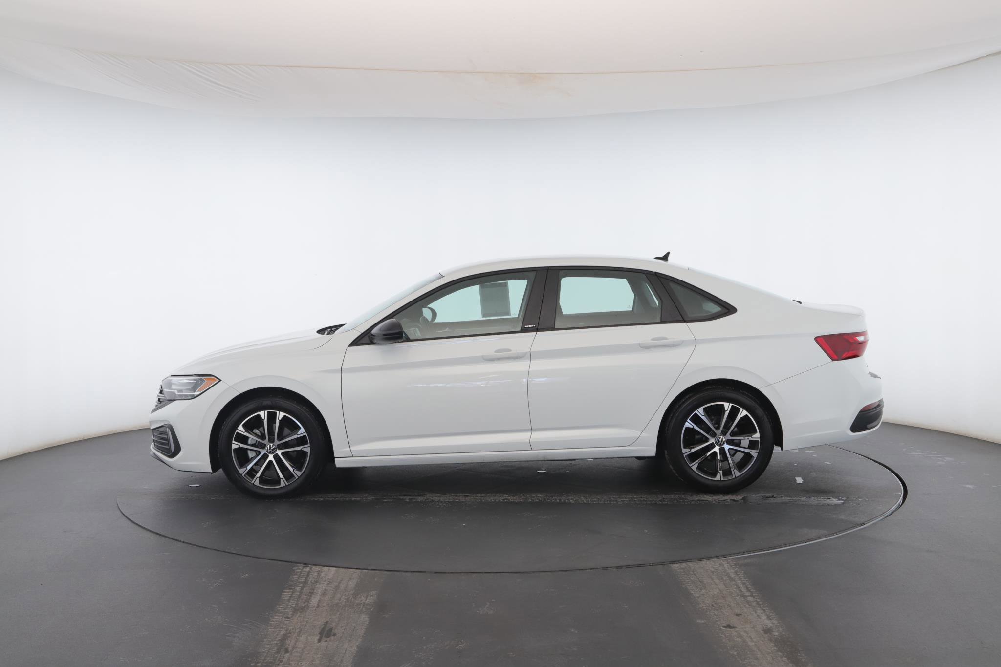 Used 2024 Volkswagen Jetta Sport image 16