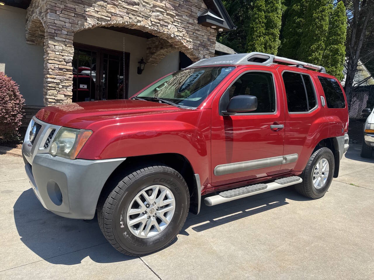 Used 2015 Nissan Xterra S w/ Value Package AWD/4WD image 2