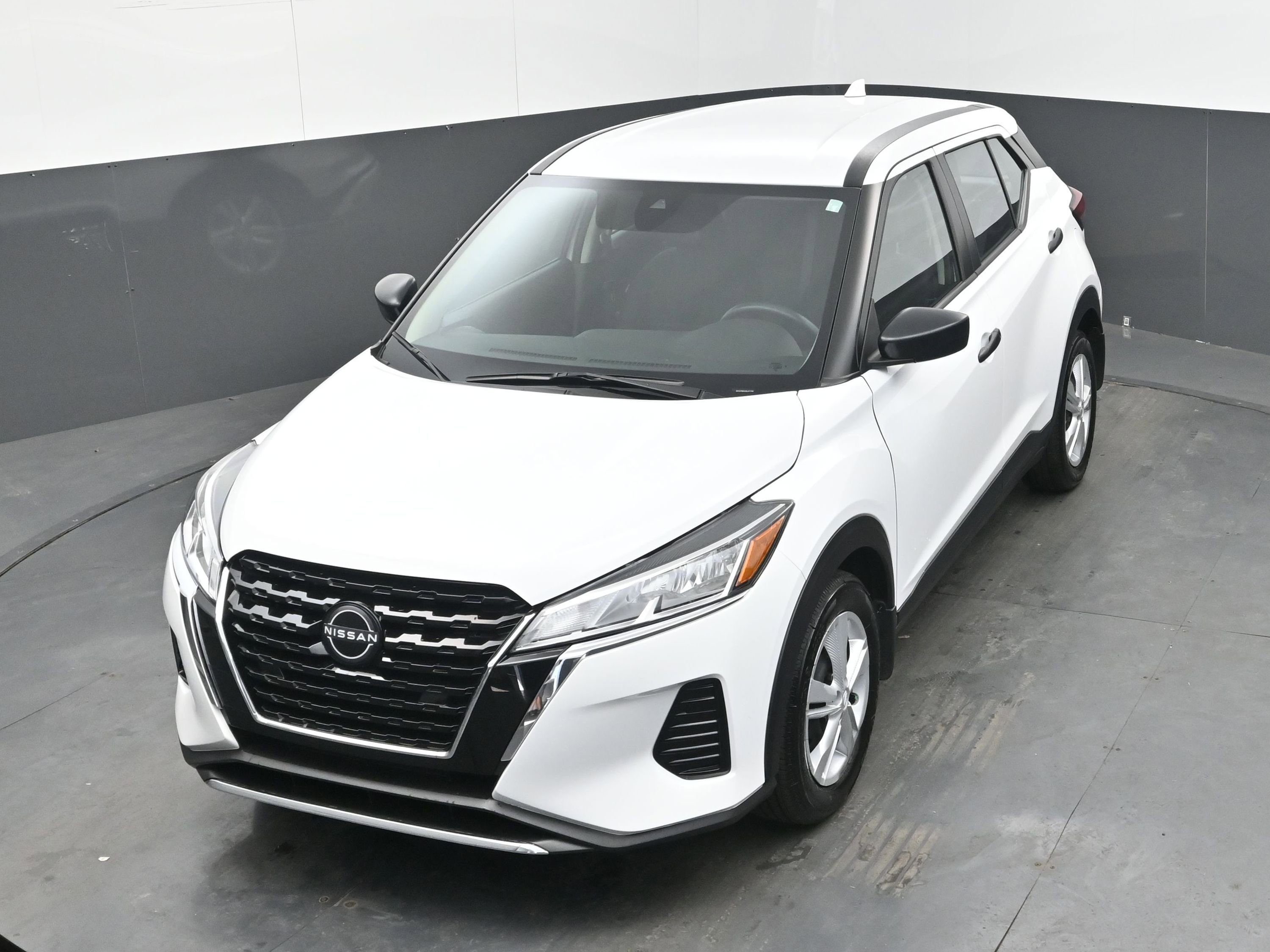 Certified 2025 Nissan Kicks Play S image 31