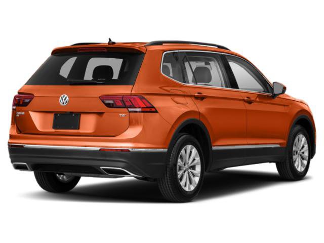 Used 2018 Volkswagen Tiguan SE w/ 18" Alloy Wheels Package AWD/4WD image 2