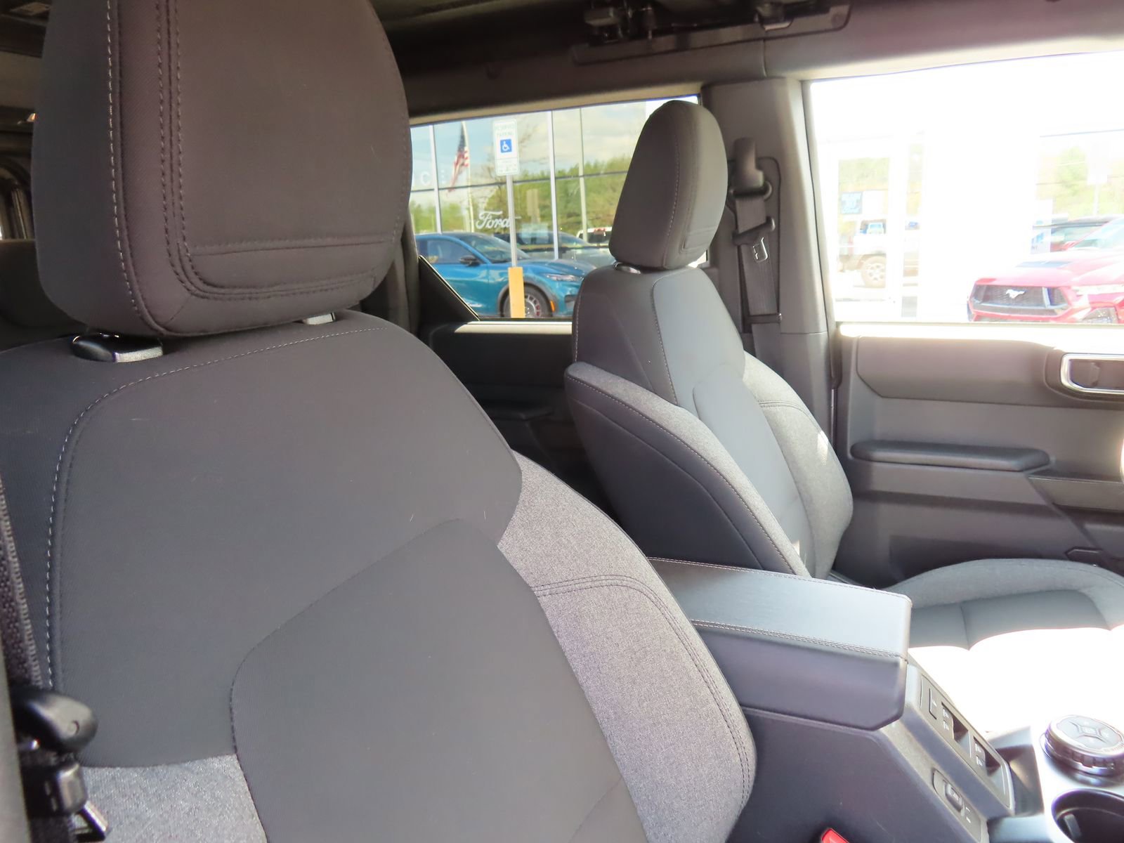 Used 2025 Ford Bronco Big Bend image 30