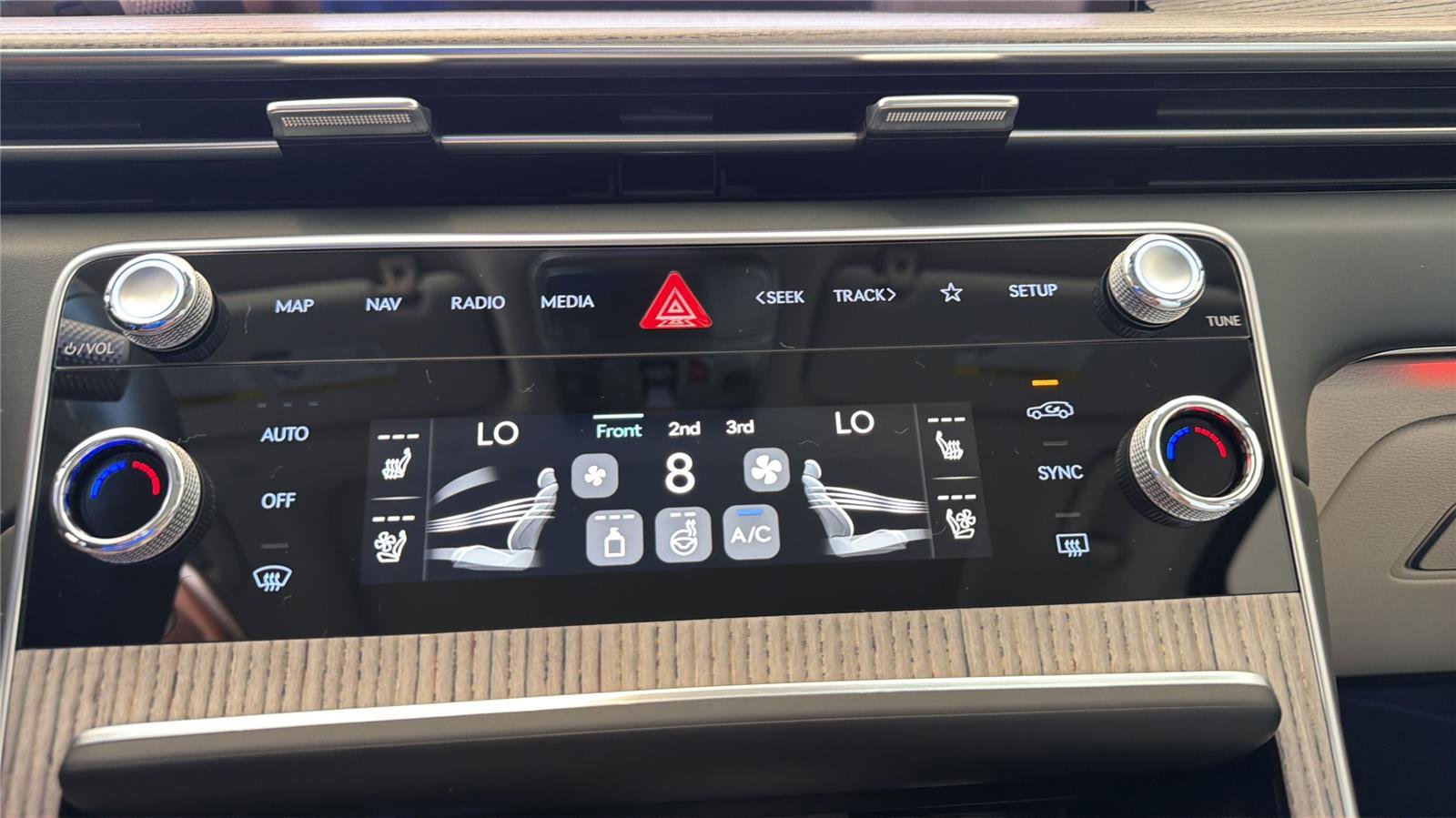 New 2026 Genesis GV80 2.5T Prestige AWD/4WD image 18