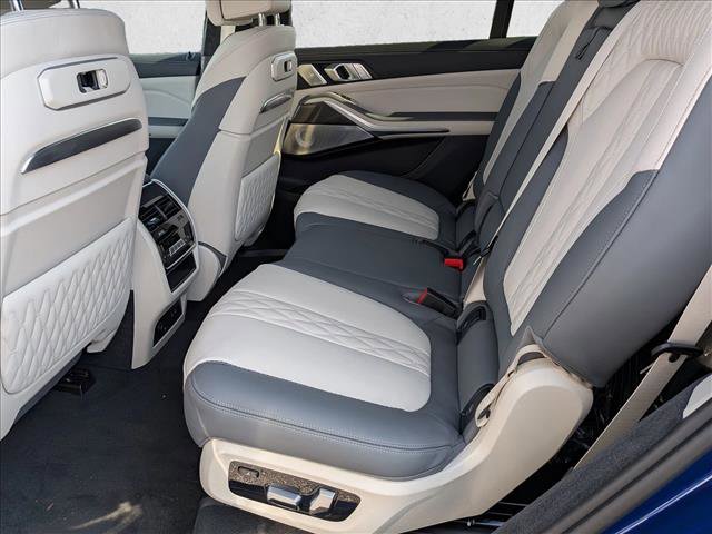 New 2026 BMW X7 M60i image 17