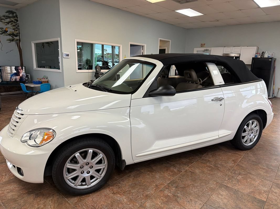 Used 2008 Chrysler PT Cruiser Convertible FWD image 34