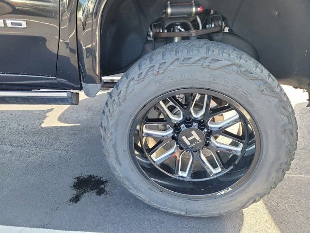 Used 2022 GMC Sierra 3500 Denali w/ Denali Black Diamond Edition image 2