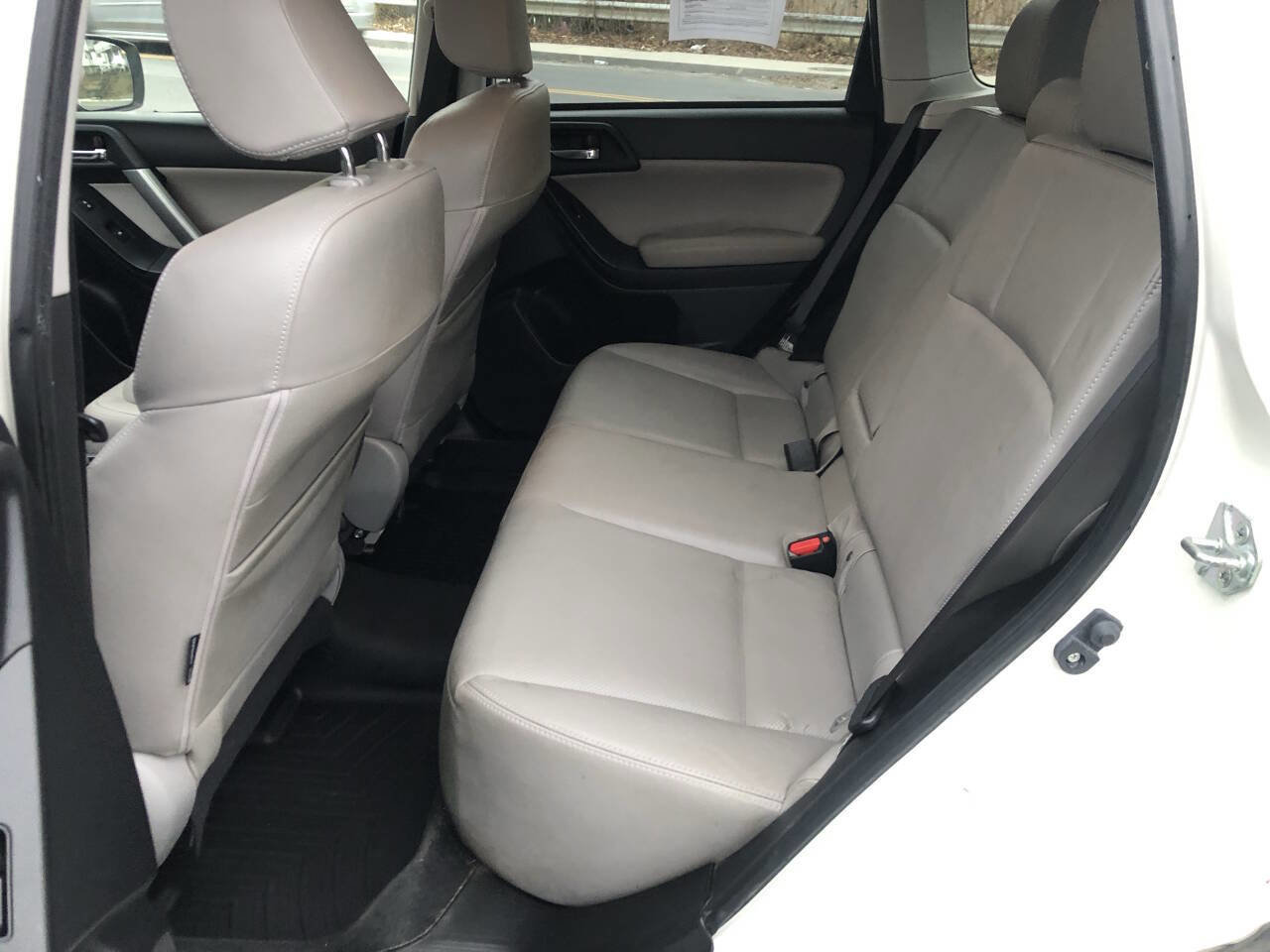 Used 2015 Subaru Forester 2.5i Limited image 9