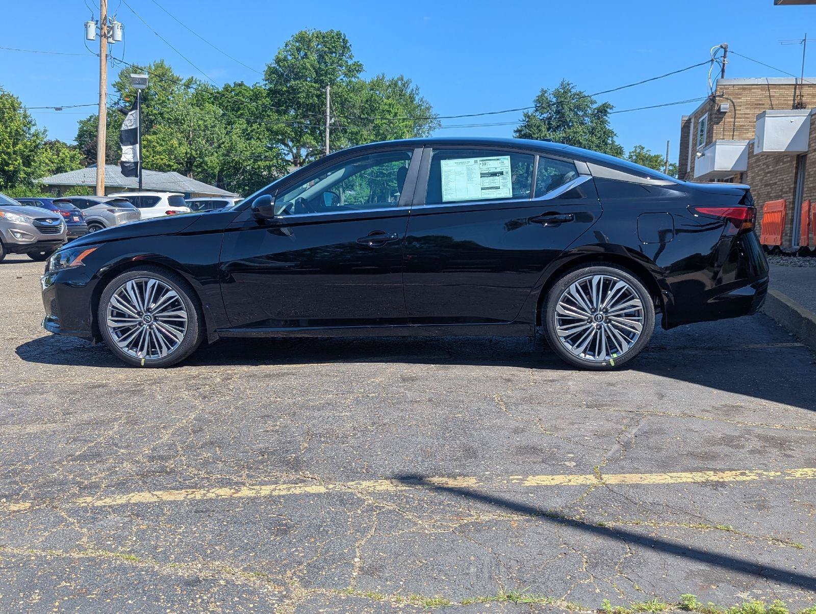 New 2026 Nissan Altima 2.5 SV FWD image 4