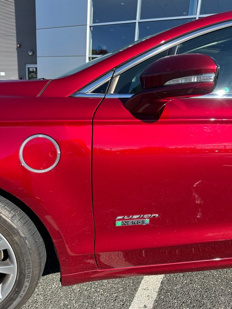 Used 2017 Ford Fusion Energi SE FWD image 3