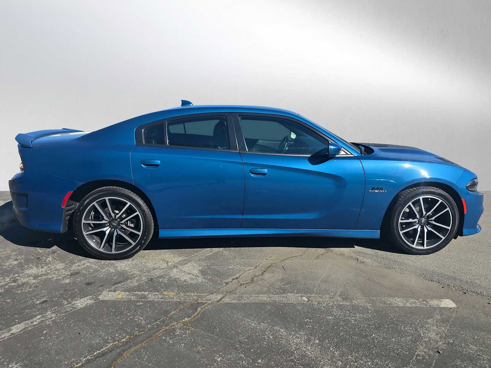 Used 2022 Dodge Charger R/T w/ Plus Group image 2