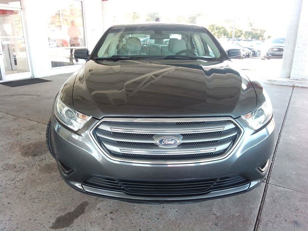Used 2018 Ford Taurus SE FWD image 2
