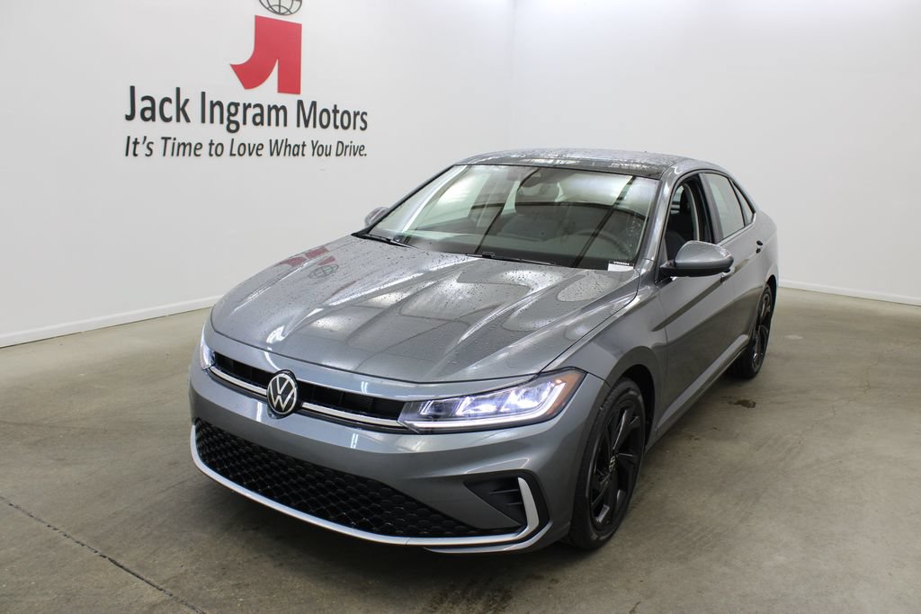 New 2026 Volkswagen Jetta SE FWD image 2
