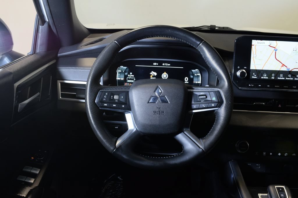 Used 2023 Mitsubishi Outlander SE AWD/4WD image 12