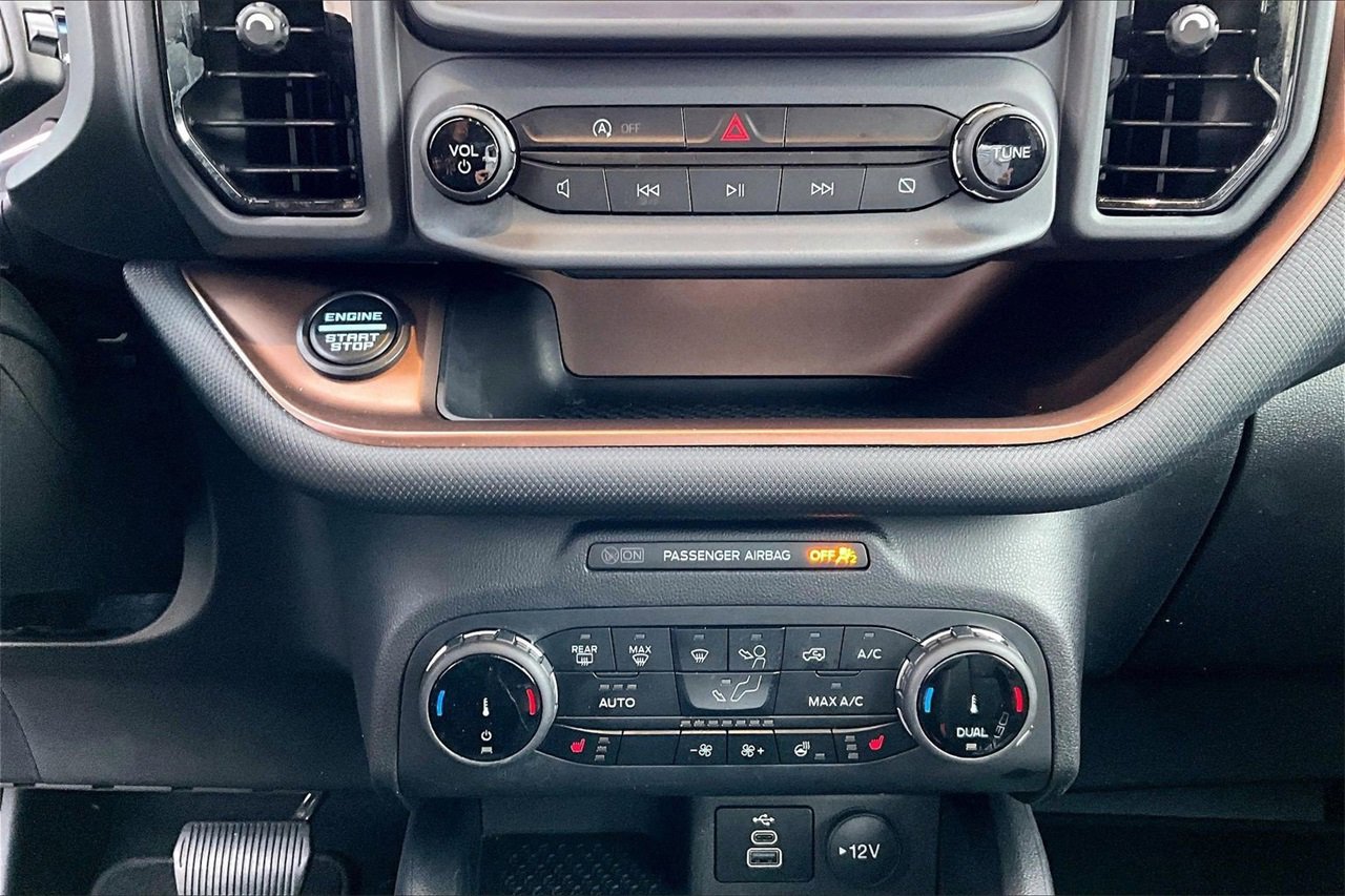 Used 2024 Ford Bronco Sport Outer Banks image 17