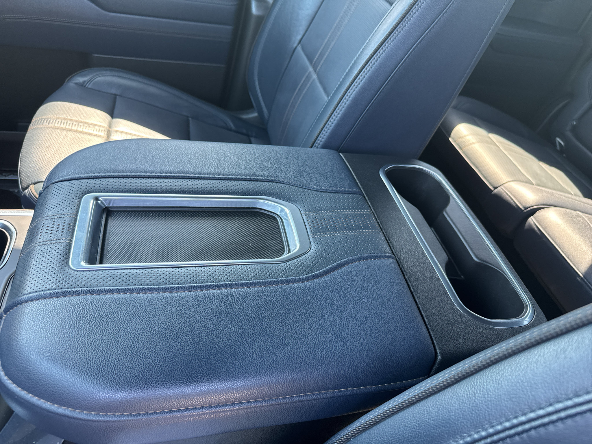 Used 2022 Chevrolet Silverado 1500 High Country AWD/4WD image 22