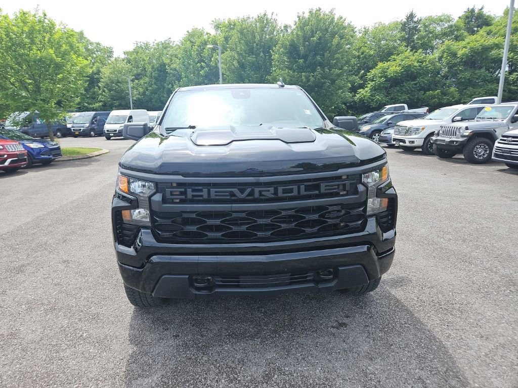 Used 2024 Chevrolet Silverado 1500 Custom Trail Boss w/ Turbomax Blackout Package AWD/4WD image 2
