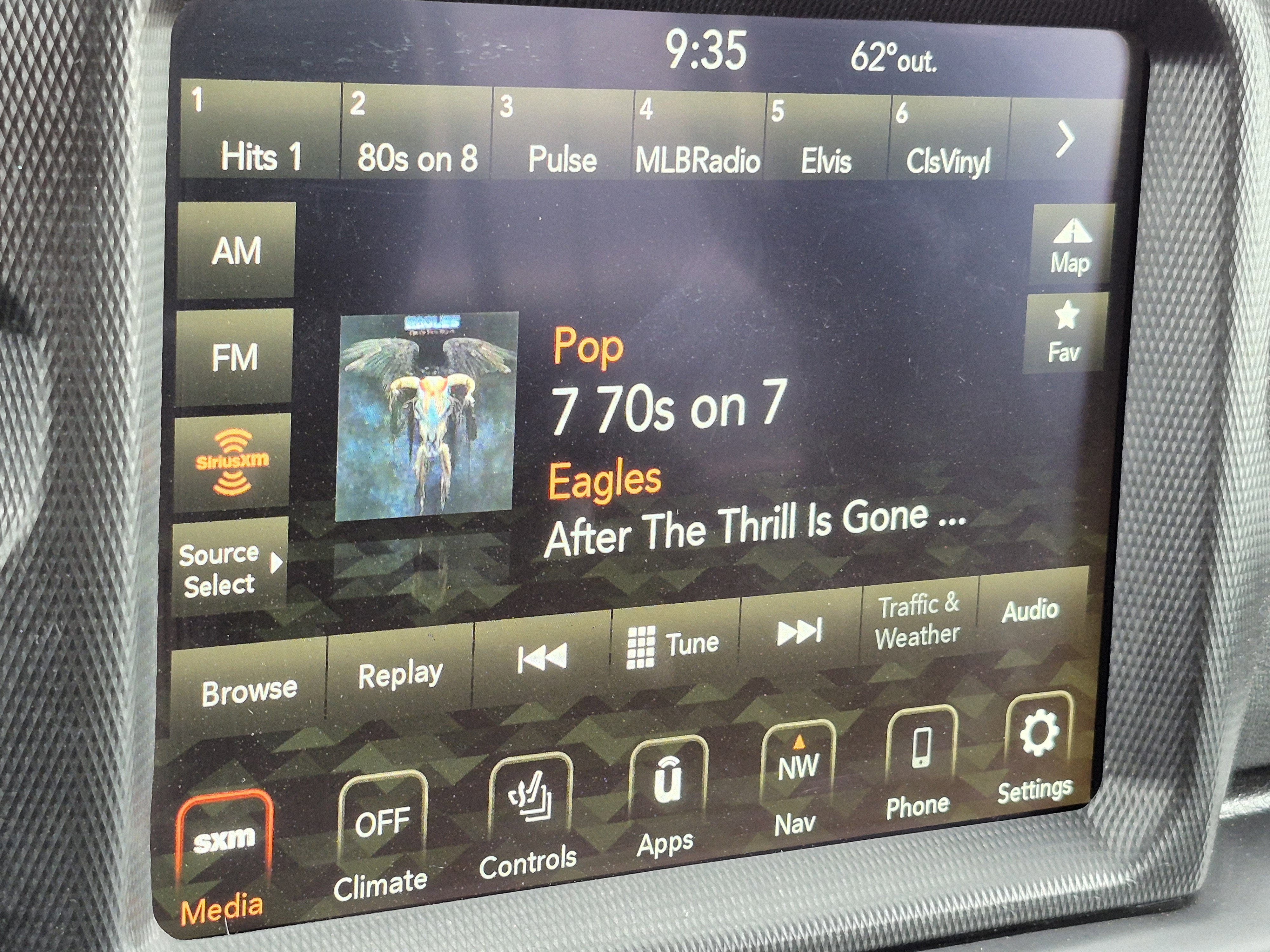 Used 2021 Jeep Wrangler Sahara w/ Cold Weather Group image 21