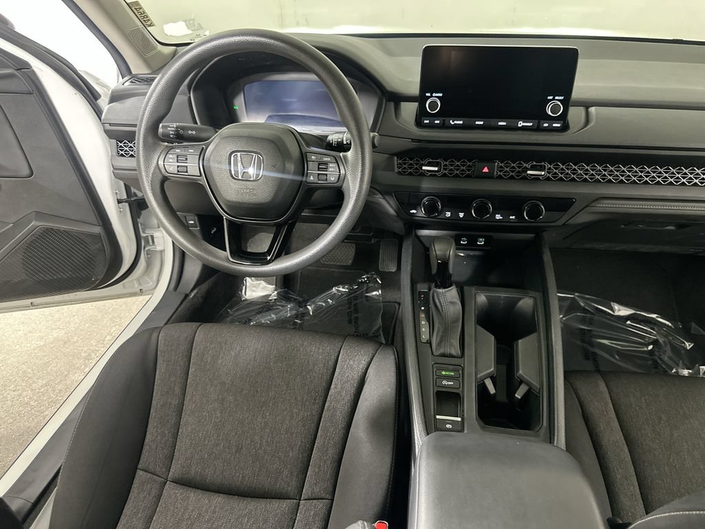 Used 2025 Honda Accord SE image 19