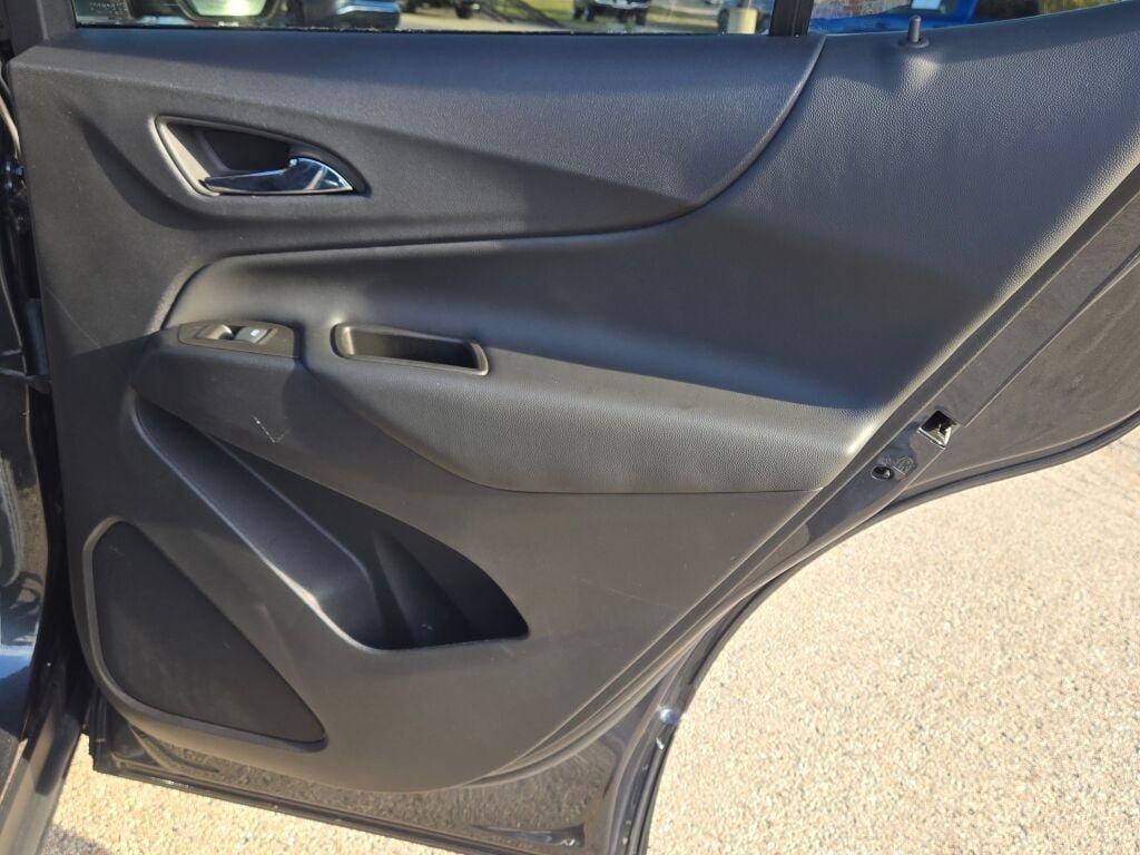 Used 2023 Chevrolet Equinox LT image 10