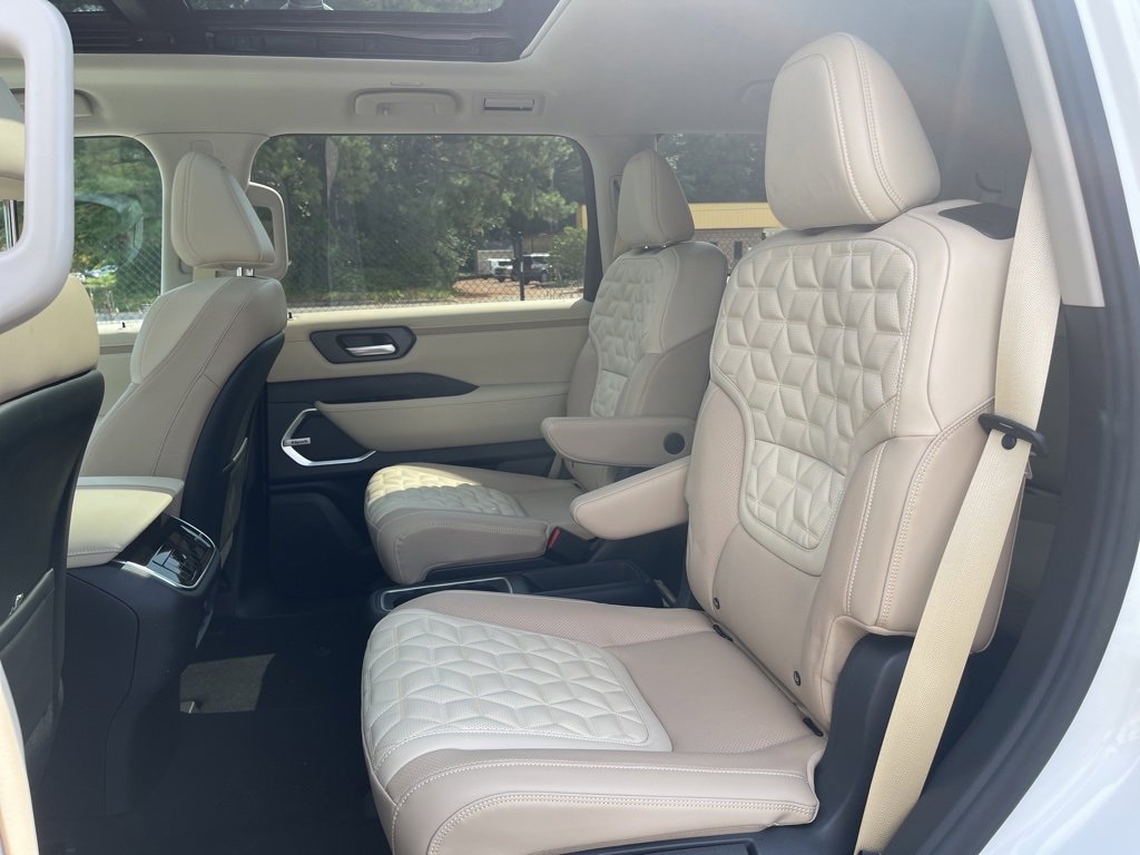 New 2025 Nissan Armada Platinum image 18