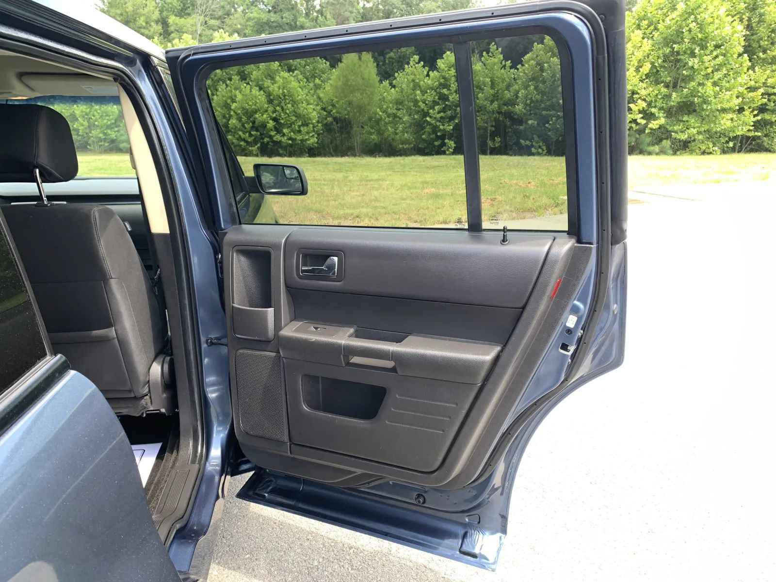 Used 2019 Ford Flex SE FWD image 26