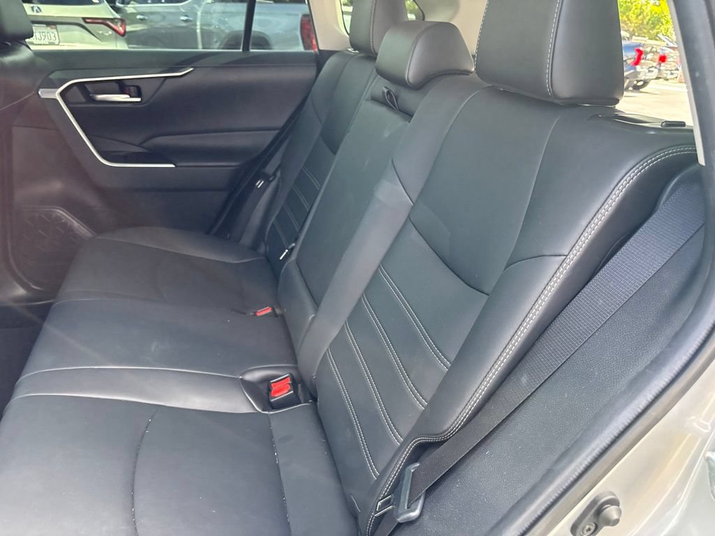 Used 2020 Toyota RAV4 XLE Premium w/ Carpet Mat Package FWD image 14