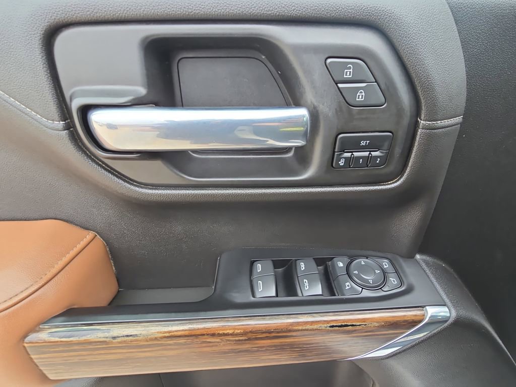 Used 2022 Chevrolet Silverado 1500 High Country w/ Technology Package image 28