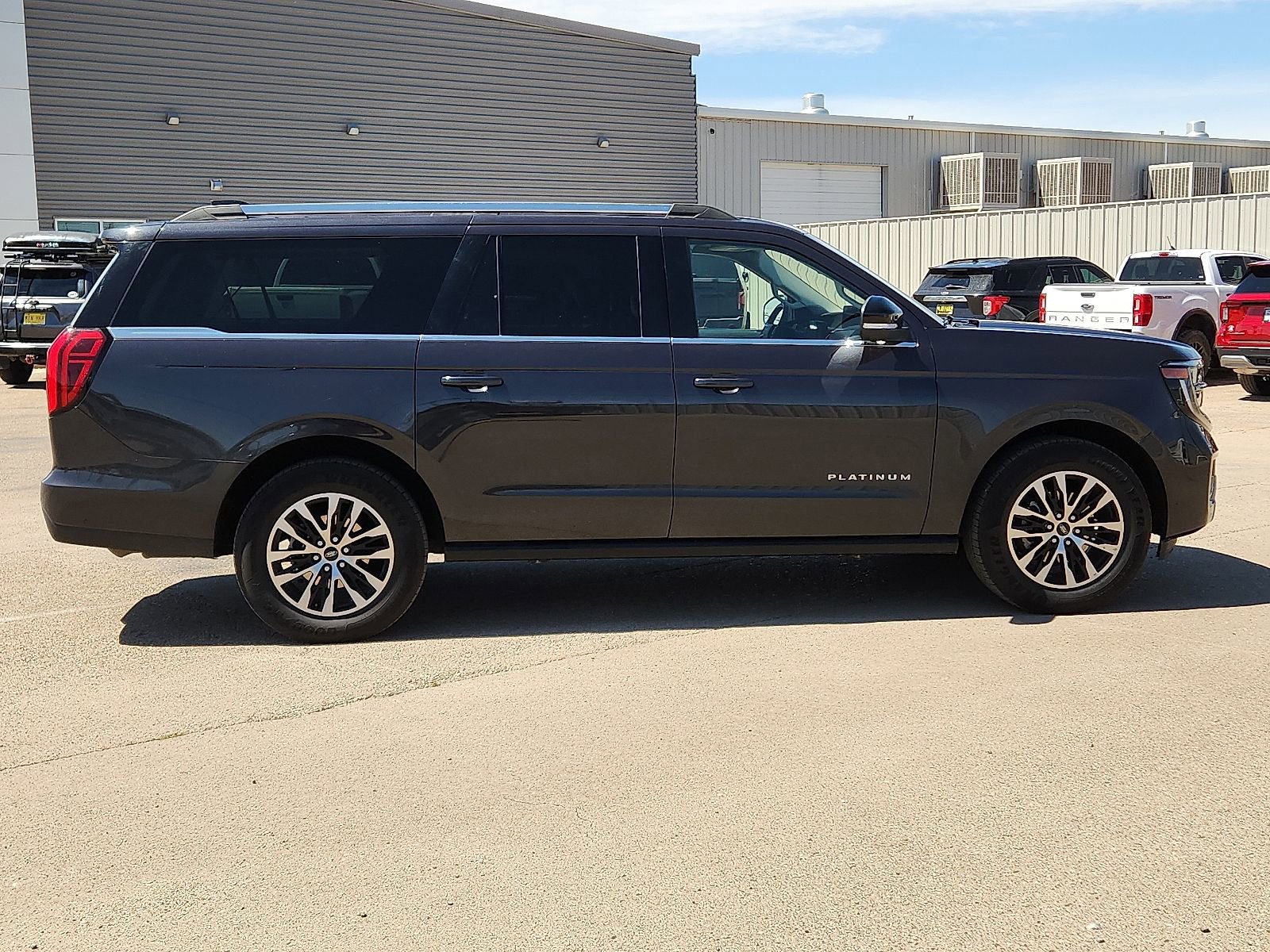 Used 2025 Ford Expedition Max Platinum AWD/4WD image 5