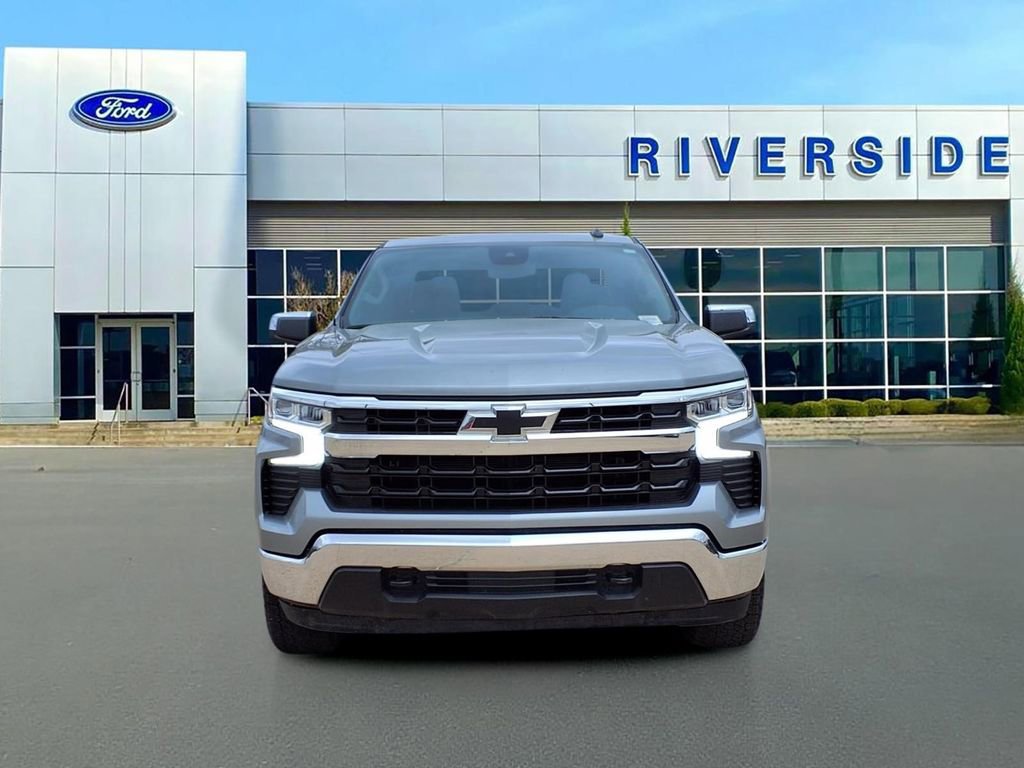 Used 2024 Chevrolet Silverado 1500 LT AWD/4WD image 2