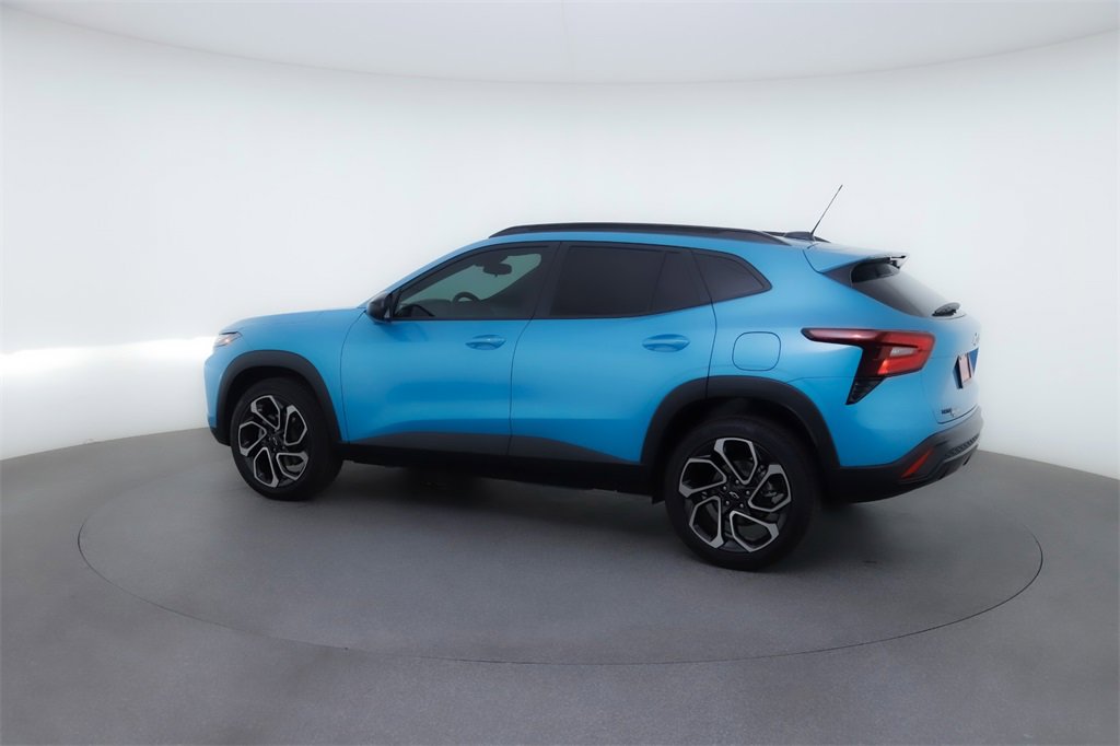 Used 2025 Chevrolet Trax RS w/ Driver Confidence Package image 3