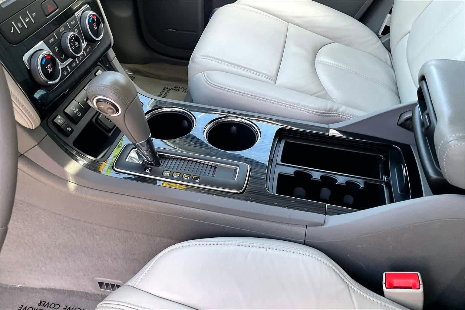 Used 2015 Chevrolet Traverse LT image 18