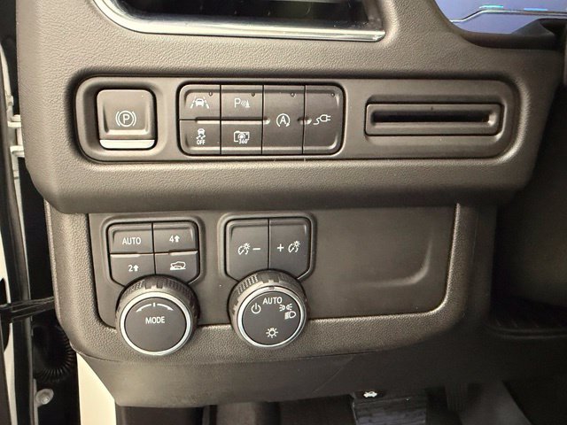 Certified 2022 Chevrolet Suburban RST w/ Sport Performance Package AWD/4WD image 30