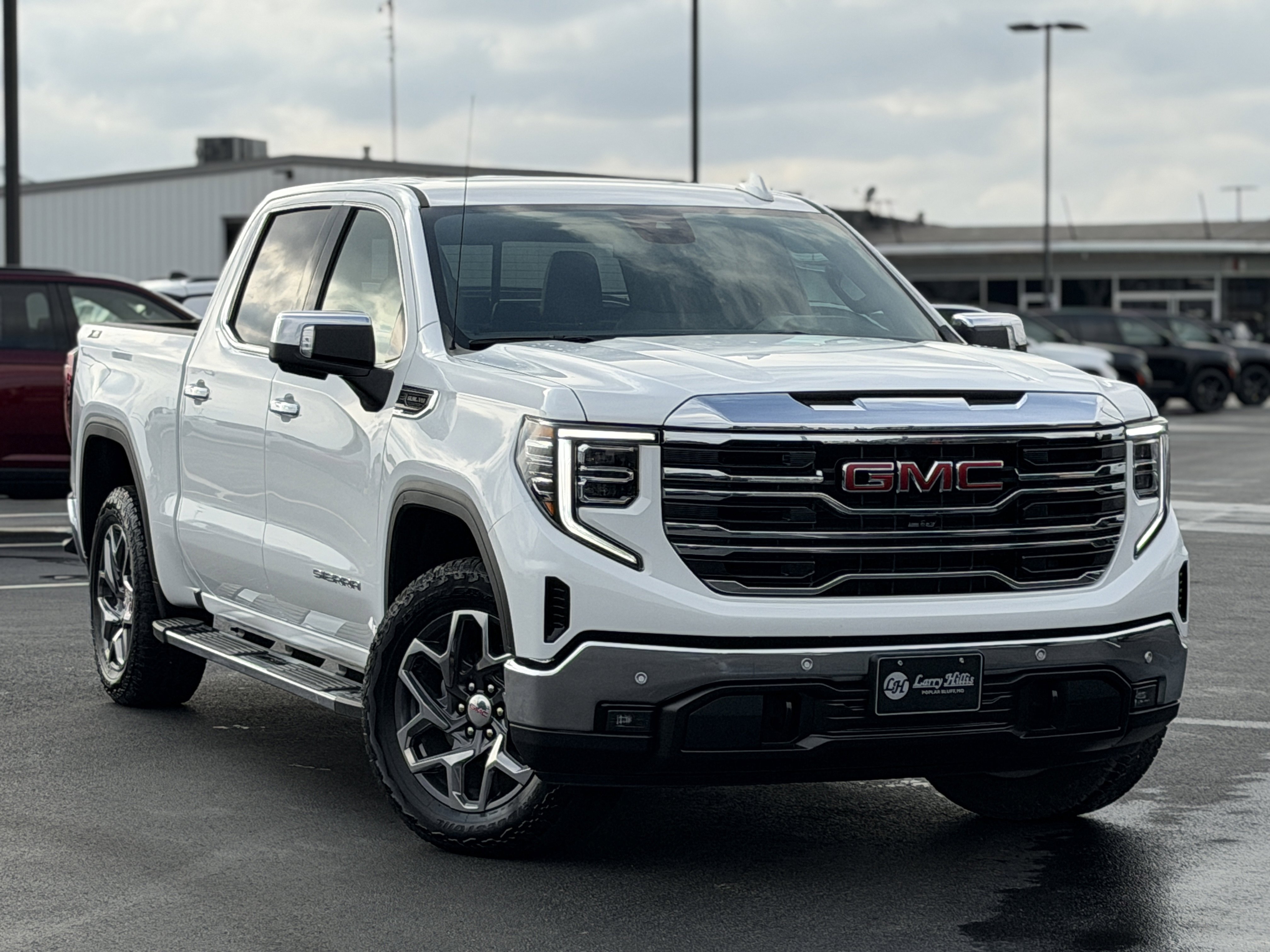 Used 2025 GMC Sierra 1500 SLT w/ SLT Premium Plus Package image 3