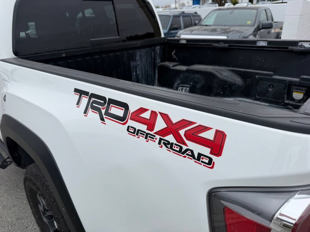 Used 2023 Toyota Tacoma TRD Off-Road w/ Black Out Package (TMS) AWD/4WD image 3