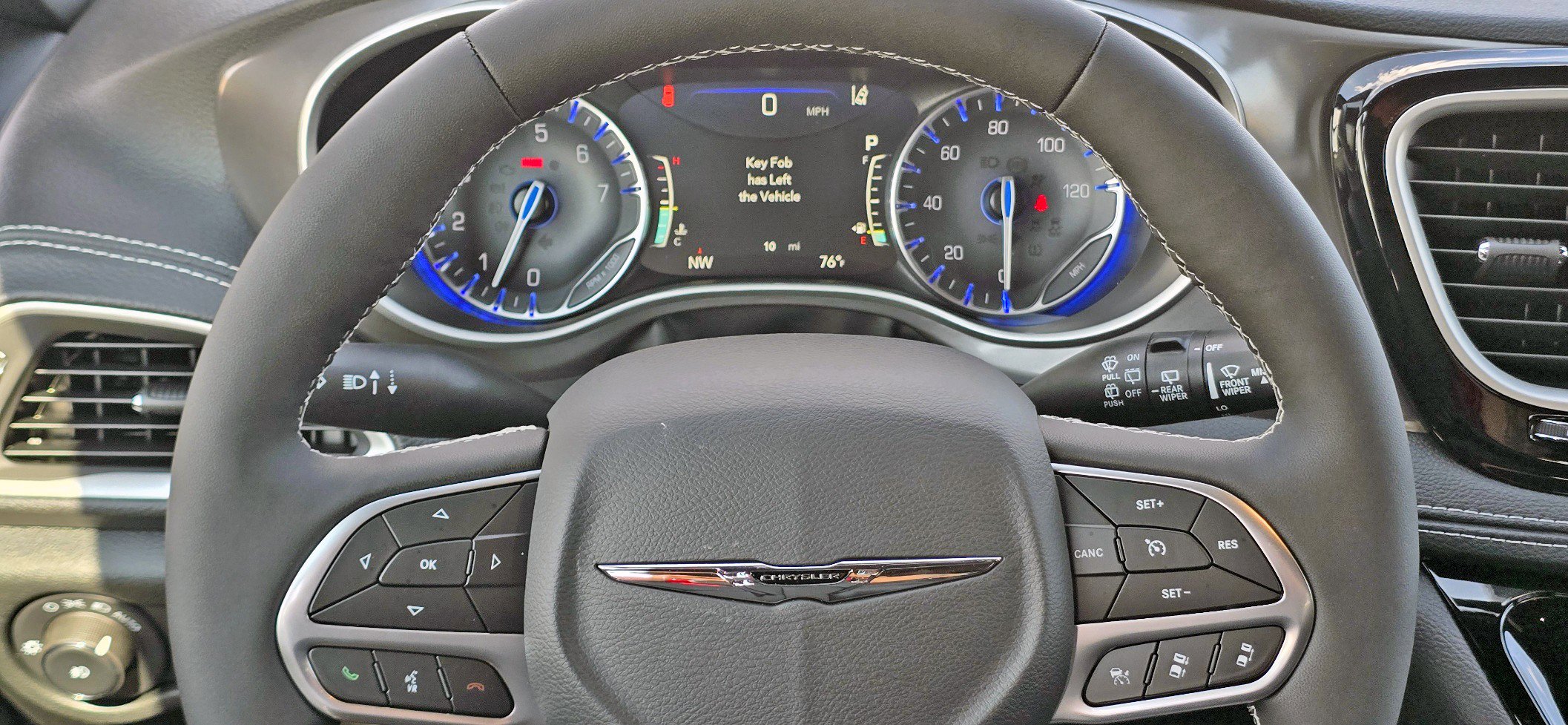 New 2026 Chrysler Pacifica Select image 7