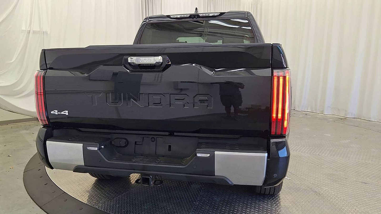 Used 2023 Toyota Tundra Limited AWD/4WD image 2