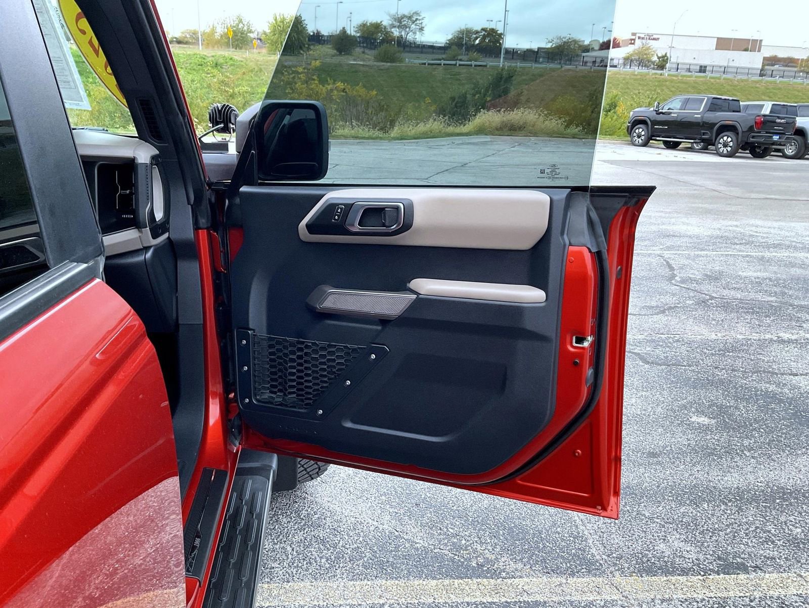 Used 2023 Ford Bronco Wildtrak image 16