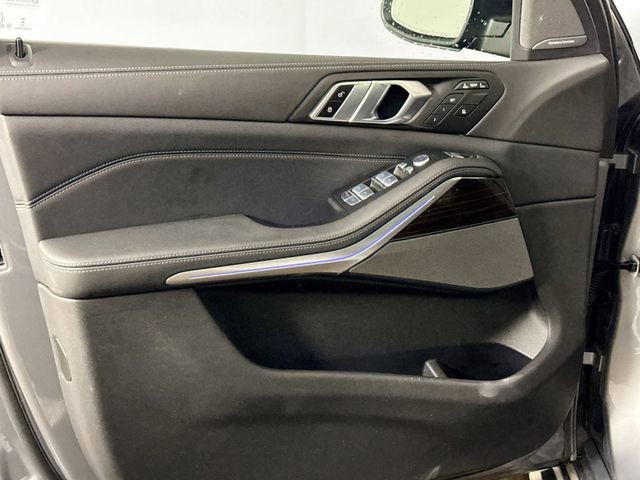 Used 2024 BMW X7 xDrive40i w/ Premium Package AWD/4WD image 19